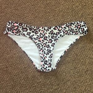 Show Me Your Mumu Pink and Black Leopard Swimsuit Bottoms Size Medium.